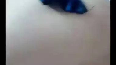 Cute bhabhi in affair with Facebook friend and nude call