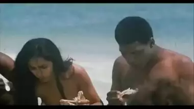 Indian Actress Kitu Gidwani Topless