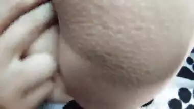 Sexy bf video of a hungry guy licking his GF’s wet pussy