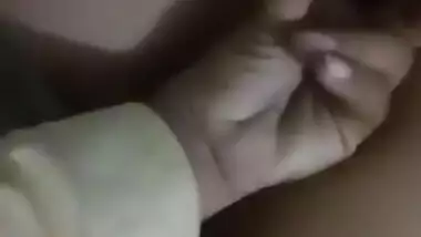 Desi HouseWife fingred by husbnds Boos aftr drinks