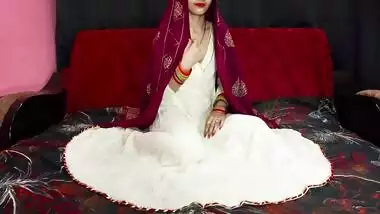 Chachi Cheats Her Husband For Big Dick With Hindi Dirty Talk