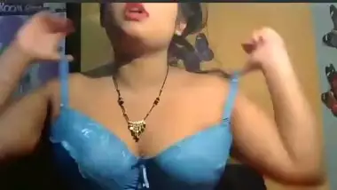 Indian sex - naughty mature Indian mom masturbate nude on cam