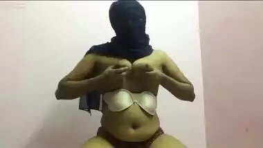 Paki webcam XXX model breaks the sex rules flashing chudai tits for all