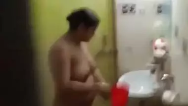 Desi Bhabhi Bathing record