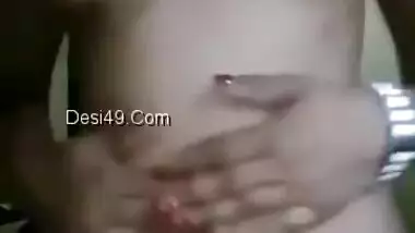 Horny Indian Girl Strips Her Cloths And Record Nude Video For Lover