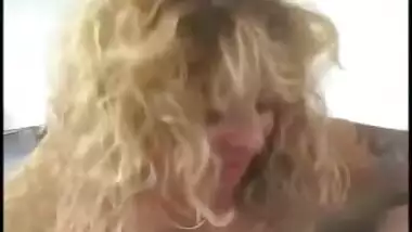 beautiful tits I could have some fun with her