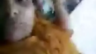 Sex Desi girl exposes her perky XXX boobs for a while and hides them back