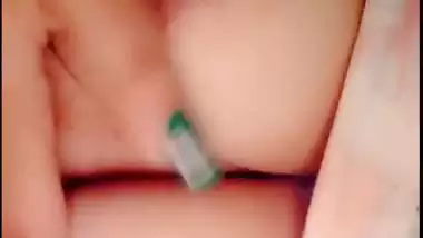 Chubby girl records her nude MMS to send to her fiance