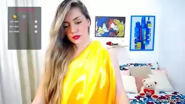 Beauty in Saree Pressing her boobs