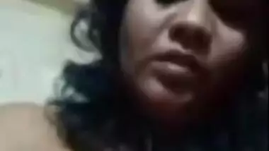 Desi fatty aunty open her dress