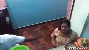 Amateur Mallu aunty illegal affair caught on secret cam 3